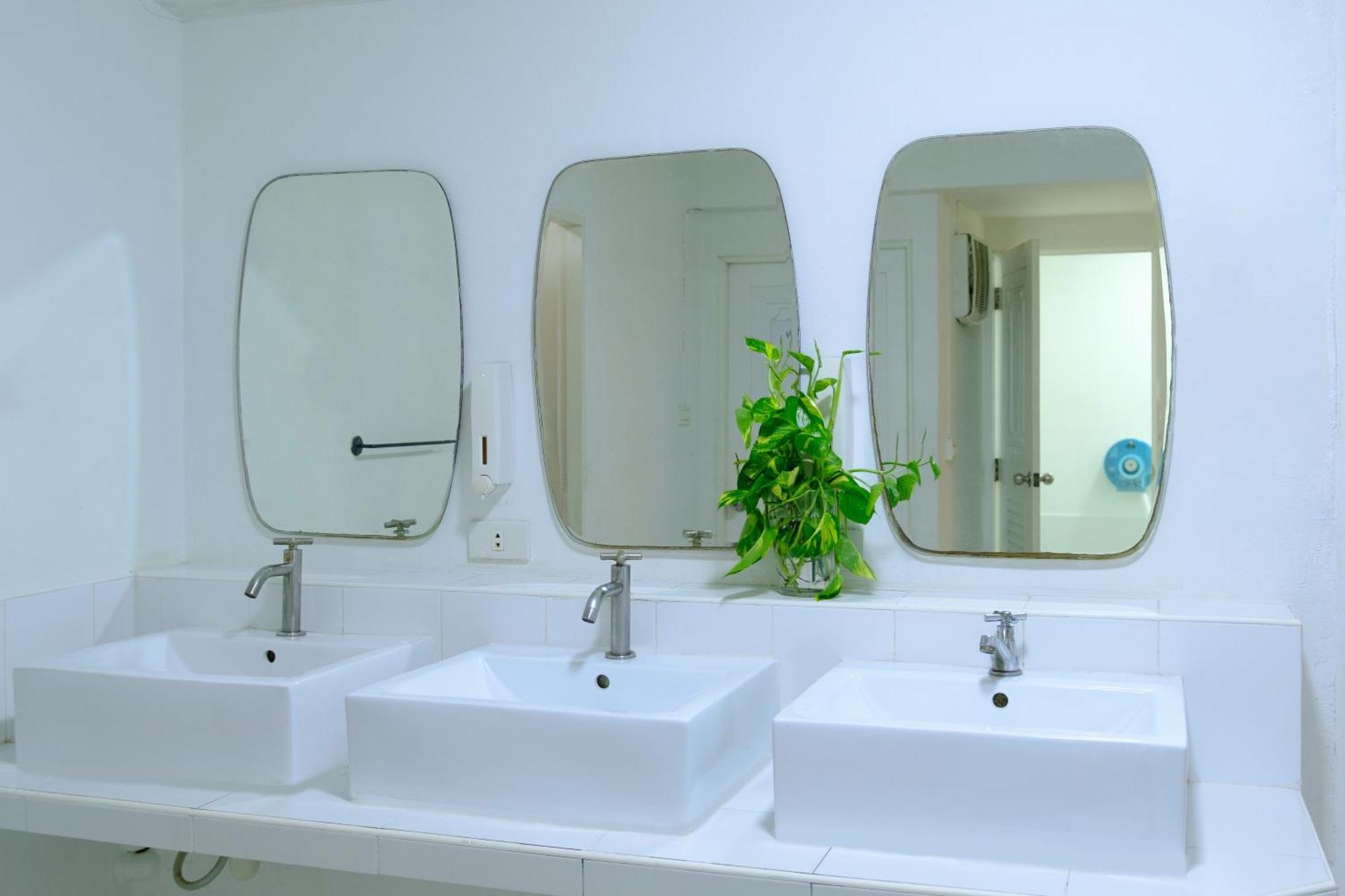 Bed in 6-Bed Female Dormitory Room,1578445709:JPEG